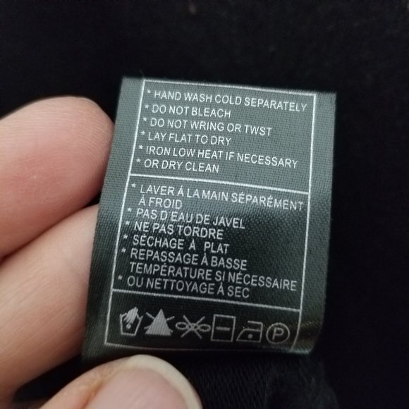 Cupcakes and Cashmere v neck loose fitting sweater Black Size XS - Picture 11 of 11